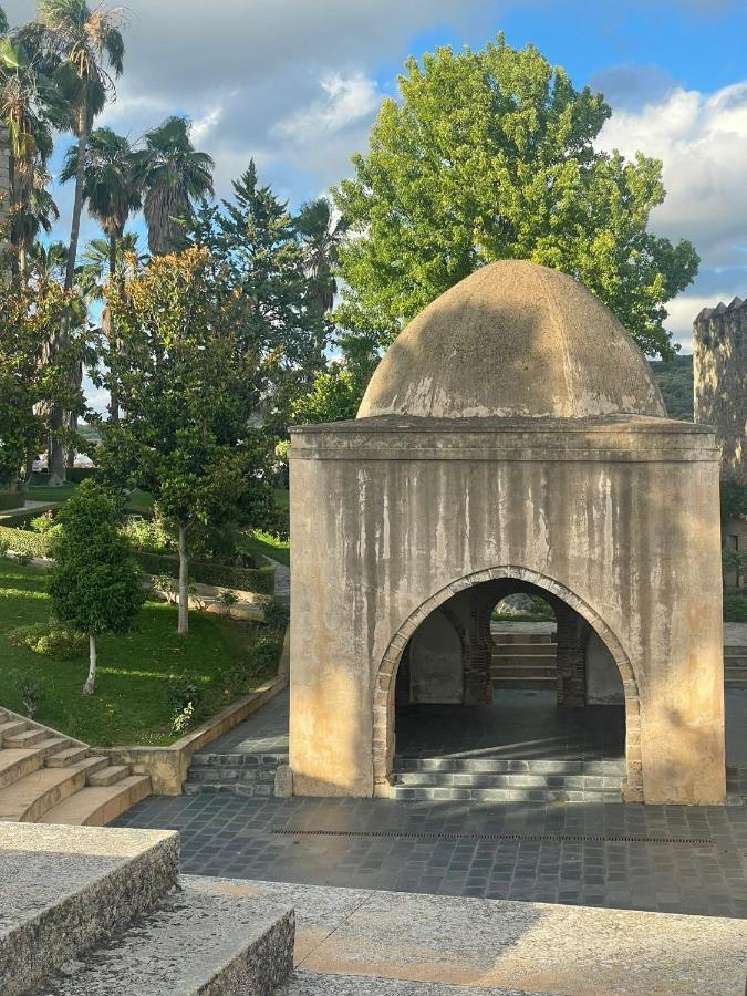 Estudio Tau Херес-де-лос-Кабальерос Экстерьер фото